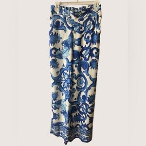 Haute Hippie white/blue design wide leg pant Size Small. #10294